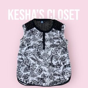 Sleeveless Blouse with Buttons